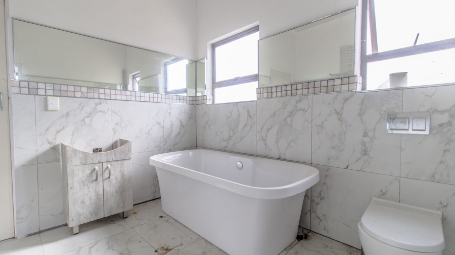 4 Bedroom Property for Sale in Hopefield Western Cape